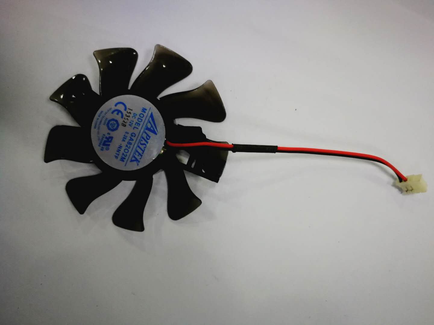 APISTEK GT640 GA82O2M-NNTA GA8202M DC12V 0.28A 2Wire 4Pin Video Graphics Card Cooling Fan