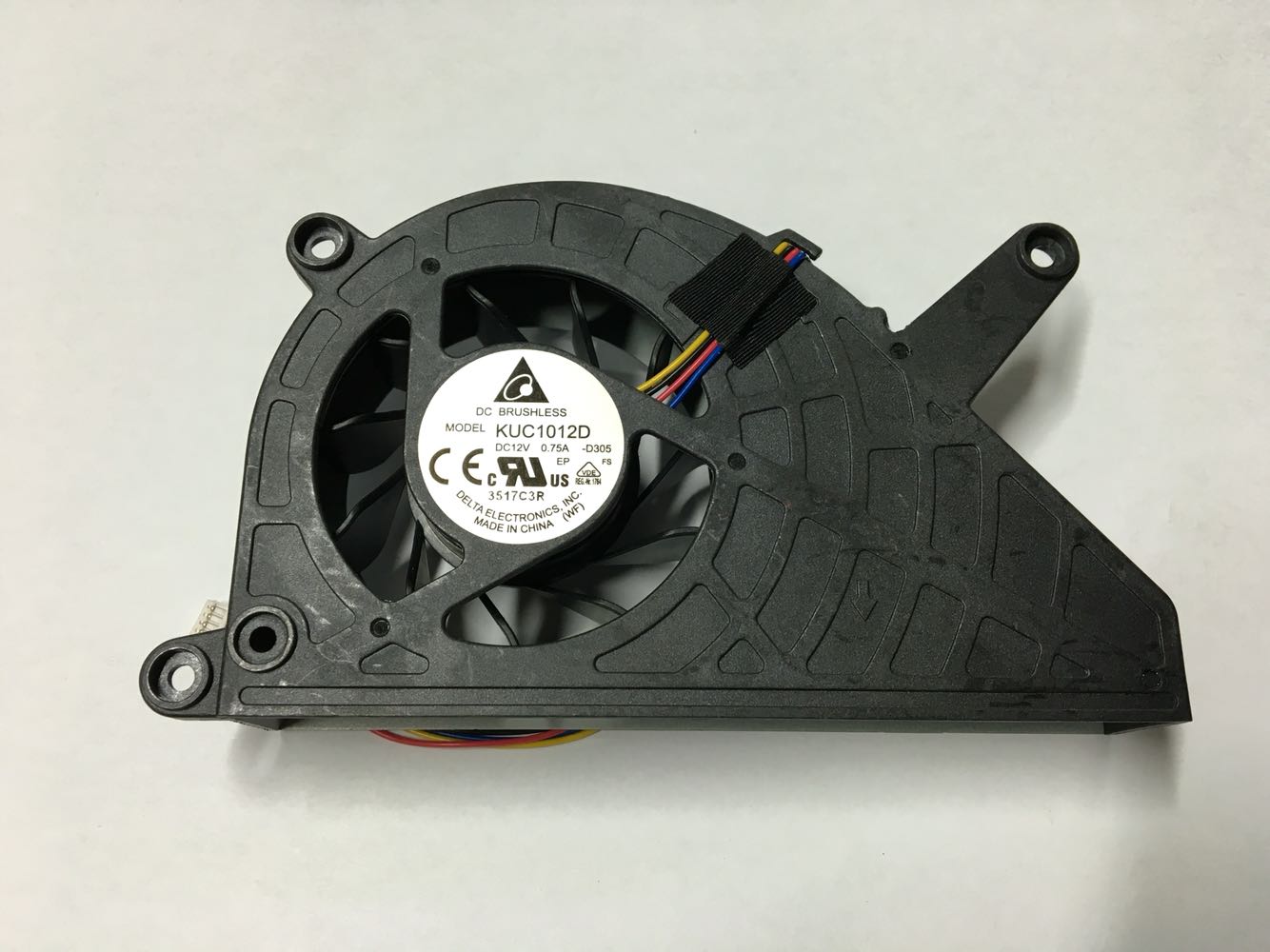 ASUS ET2201 ET2311 ET2220I ET2410INTS ET2410IUTS ET2411 KUC1012D E211 D305 4Pin 4Wire All In One PC Cooling Fan